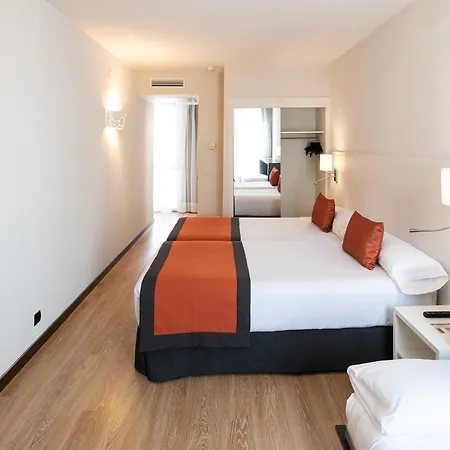 Catalonia Bristol Hotel 3*