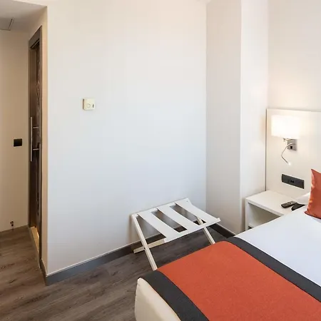 Catalonia Bristol 3*