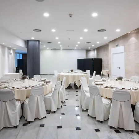 Catalonia Bristol Hotel 3*