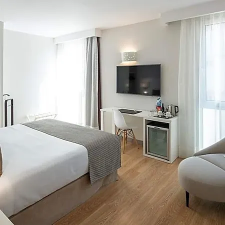 Catalonia Bristol מלון 3*