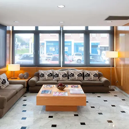 Catalonia Bristol Hotel 3*